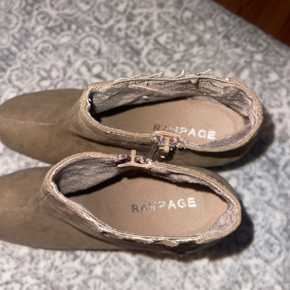 Rampage Tan Wedge Side Zip Ankle Boots / Booties Size 8 - Picture 5 of 8